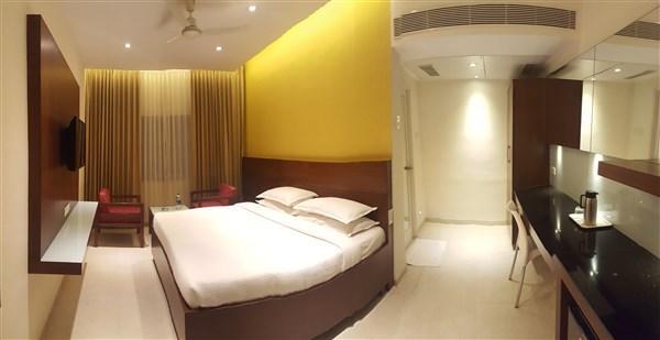 Gayathri Hotels Tiruppur Zewnętrze zdjęcie