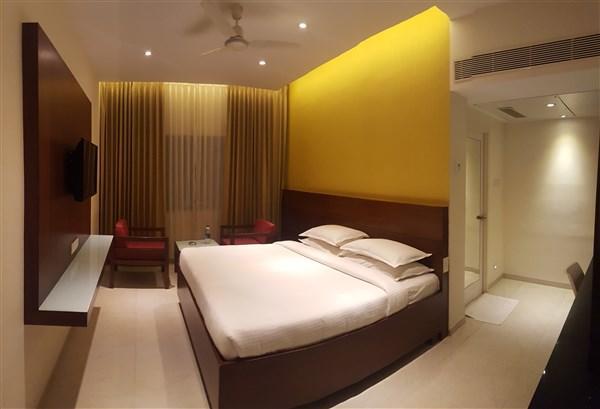 Gayathri Hotels Tiruppur Zewnętrze zdjęcie