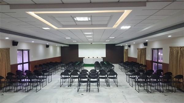 Gayathri Hotels Tiruppur Zewnętrze zdjęcie